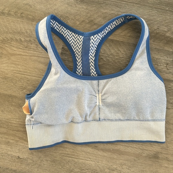 Fabletics Two Piece Seamless Matching Set - Picture 8 of 9